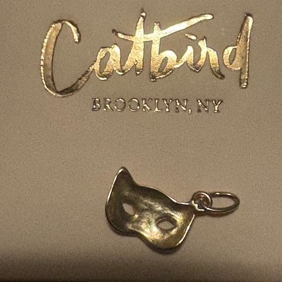 Catbird Jewelry Kitten Mask Charm, Yellow Gold - Picture 10 of 16